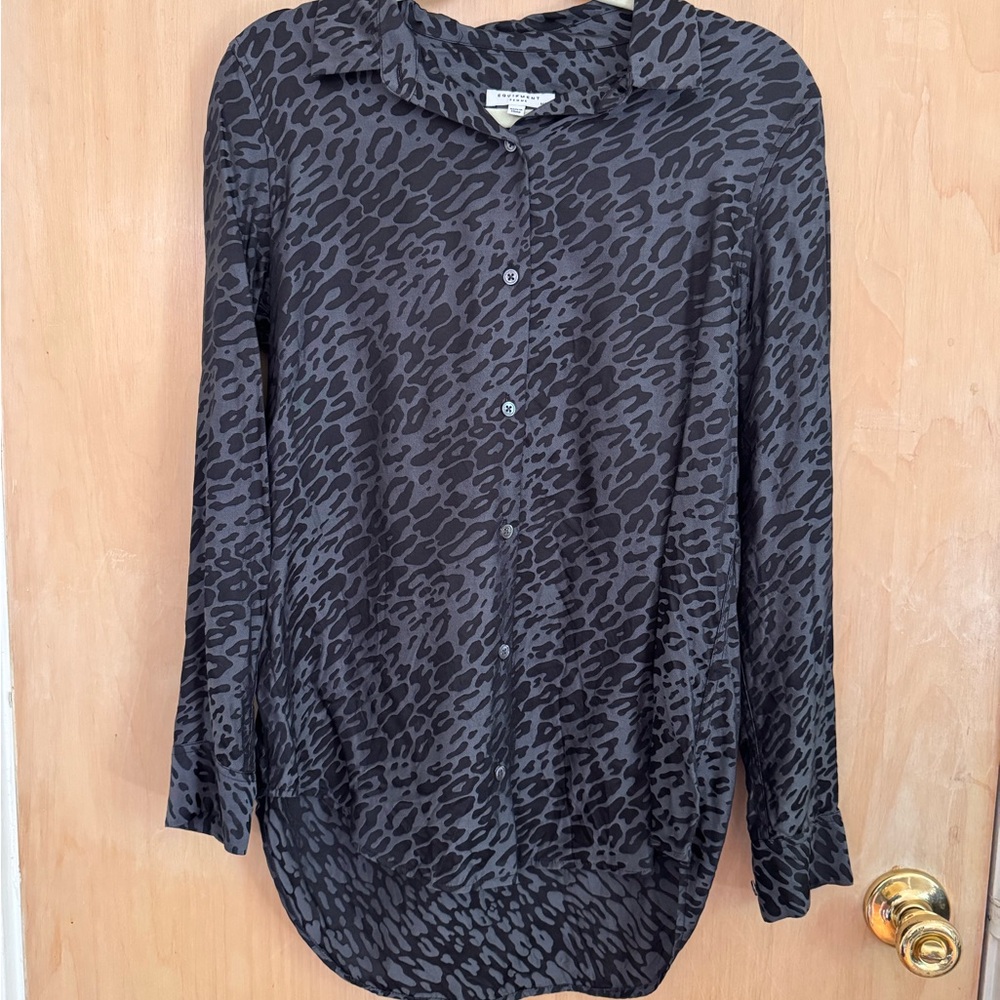 Equipment Femme Black + Gray Silk Button Down Collared Shirt - Medium